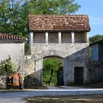 Chateau De La Combe Bed & Breakfast Puyrenier