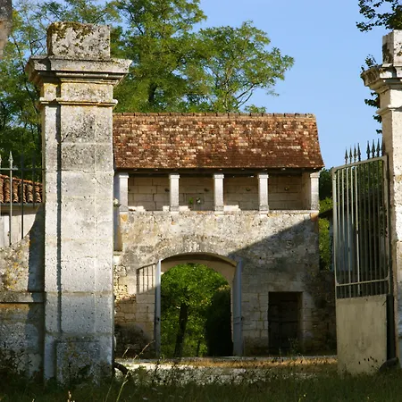 Chateau De La Combe فندق مبيت وإفطار 4*