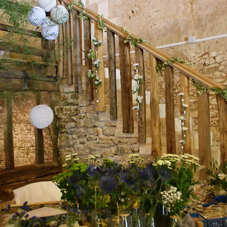 فندق مبيت وإفطار Chateau De La Combe 4*