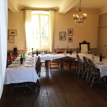 Chateau De La Combe فندق مبيت وإفطار