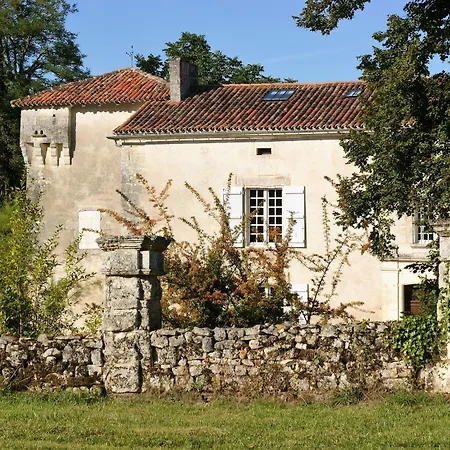 Chateau De La Combe 4*