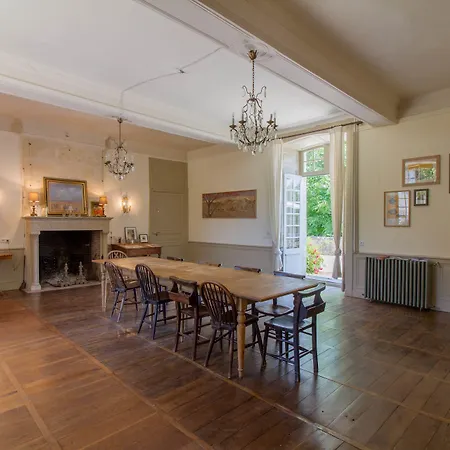 Chateau De La Combe 4*