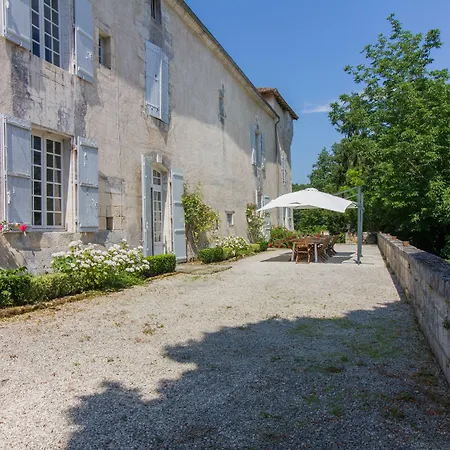 Chateau De La Combe 4* Puyrenier