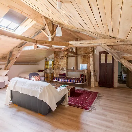 Chateau De La Combe 4*