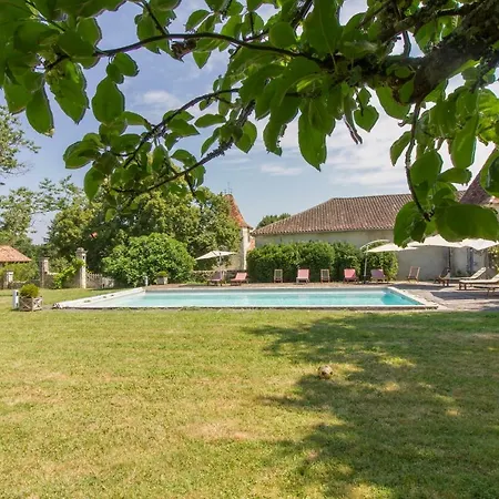 Chateau De La Combe Bed & Breakfast