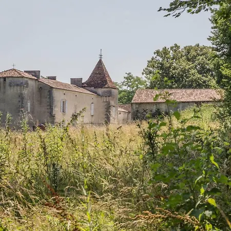 Chateau De La Combe فندق مبيت وإفطار