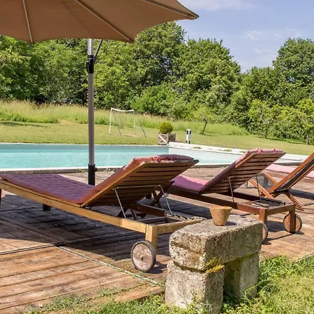 Chateau De La Combe Frühstückspension 4*