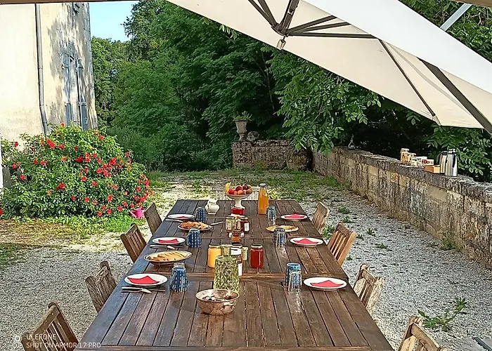 Chateau De La Combe Отель типа 