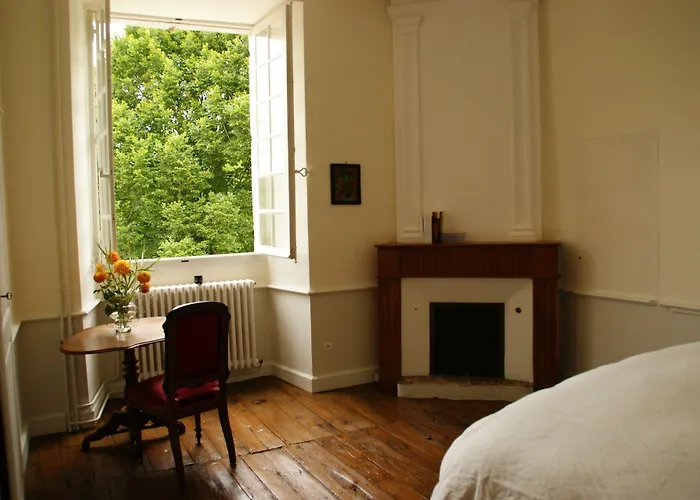 فندق مبيت وإفطار Chateau De La Combe 4*