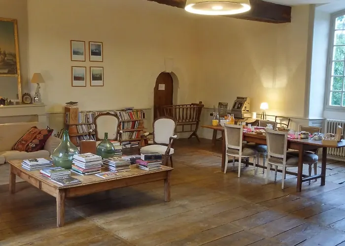 Chateau De La Combe فندق مبيت وإفطار 4*