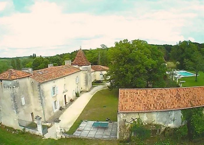 فندق مبيت وإفطار Chateau De La Combe 4*