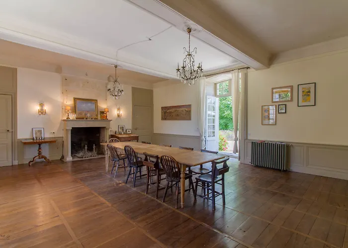 Chateau De La Combe 4*