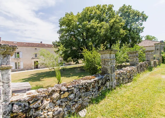 Chateau De La Combe