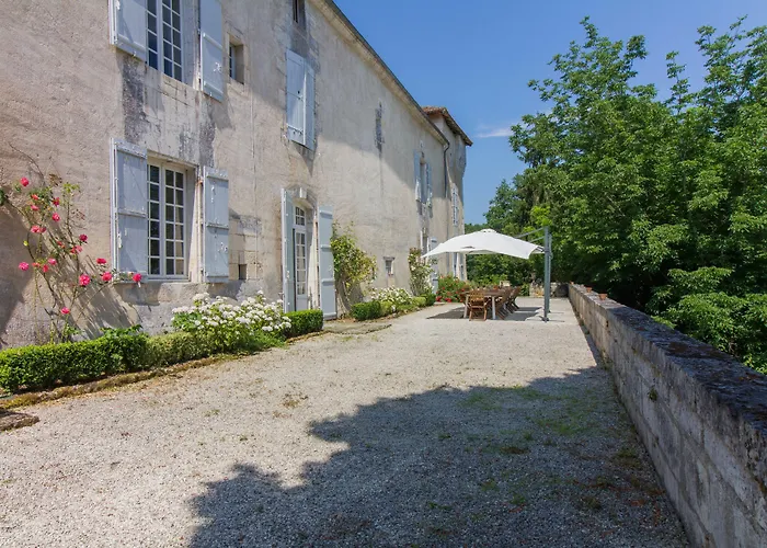 Chateau De La Combe 4* Puyrenier