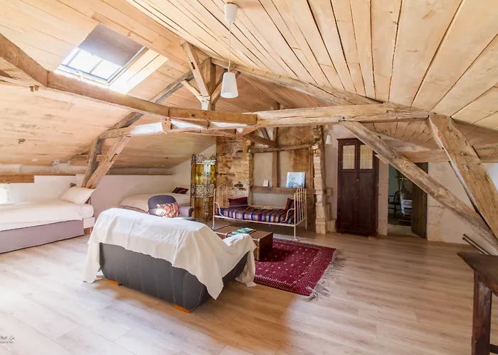 Chateau De La Combe 4*