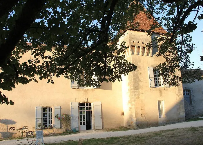 فندق مبيت وإفطار Chateau De La Combe 4*