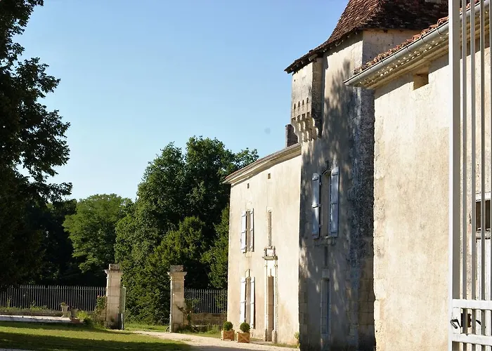 Chateau De La Combe فندق مبيت وإفطار Puyrenier