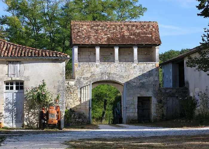 Chateau De La Combe فندق مبيت وإفطار Puyrenier